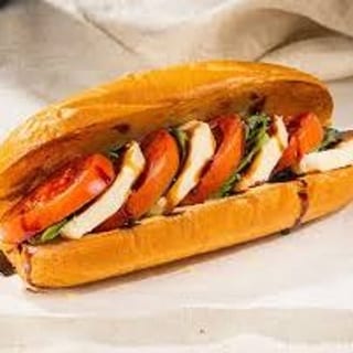 Fresh & Classic Caprese Sandwich